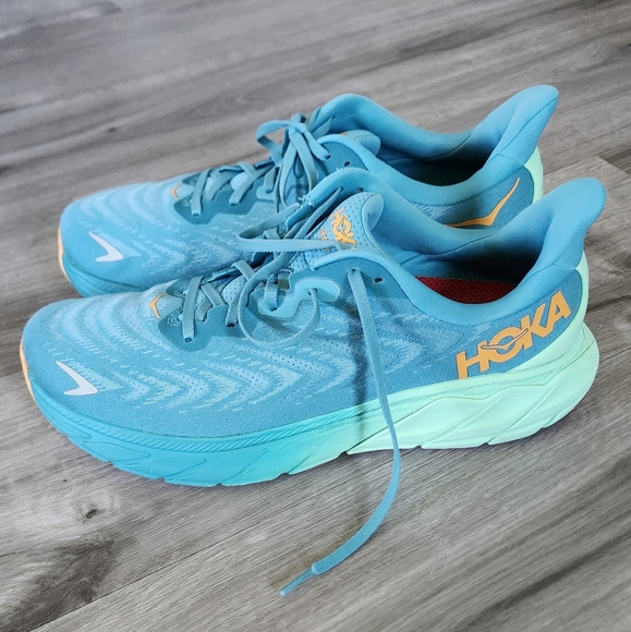 Hoka Arahi 6 - Picture 1 of 14